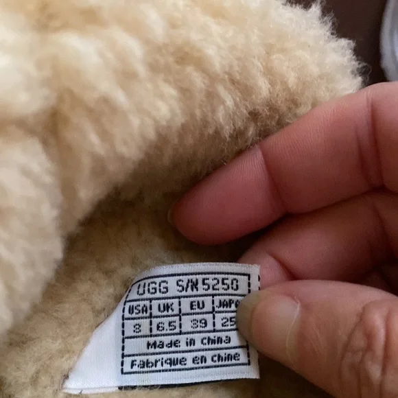 🦊Ugg great condition. Perfect and durable winter boot. Comfortable to wear. - Picture 11 of 11
